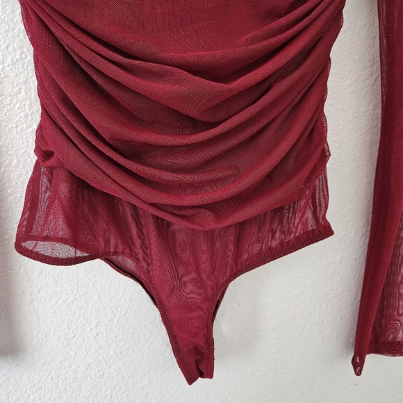 Long Sleeve Bodysuit LULU'S NWT Wine Red Ruched Mesh Sz:M Fall Minimalist A0001 - Picture 9 of 10